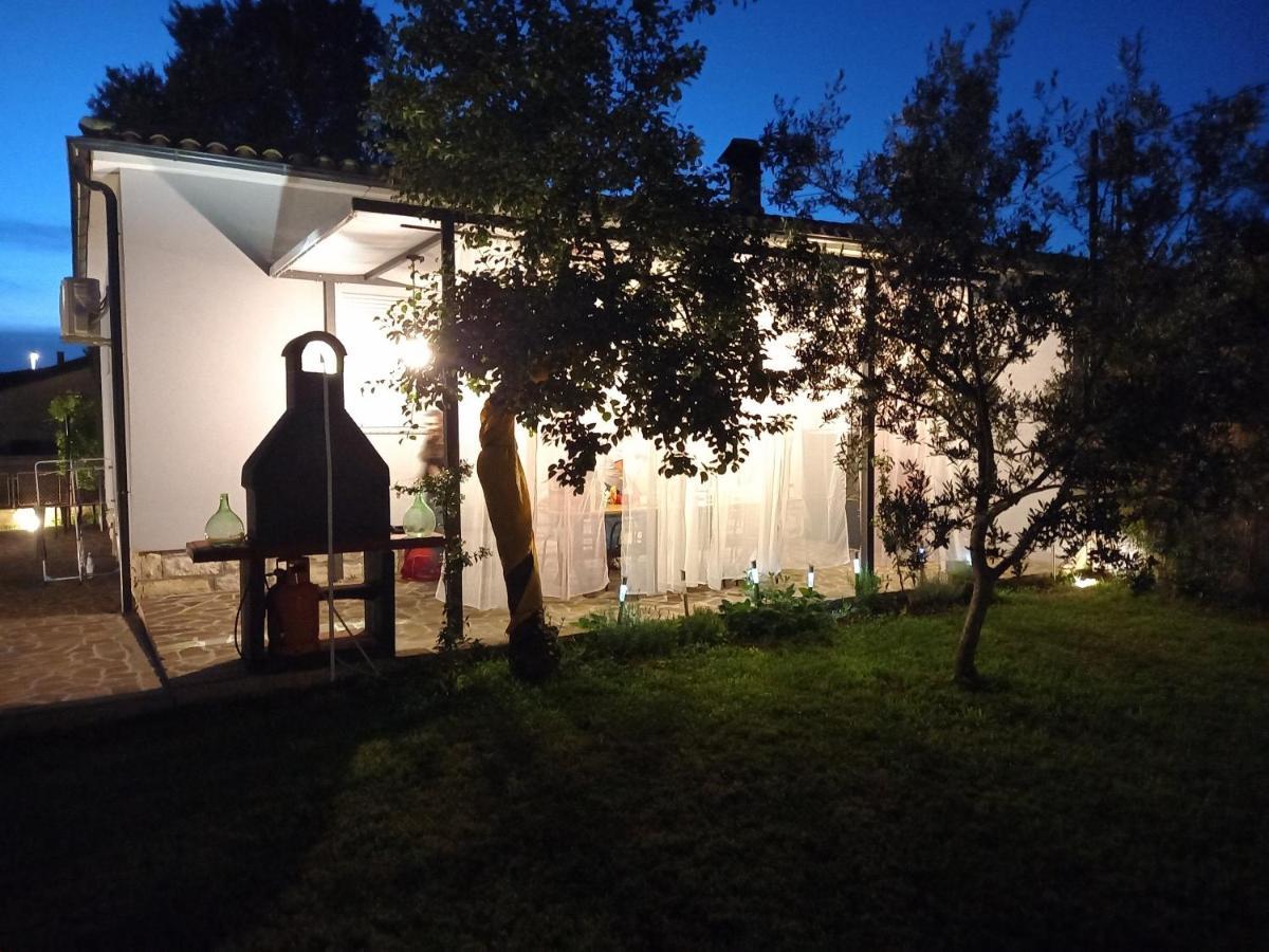 Holiday House Chill Out Loborika Marčana Εξωτερικό φωτογραφία