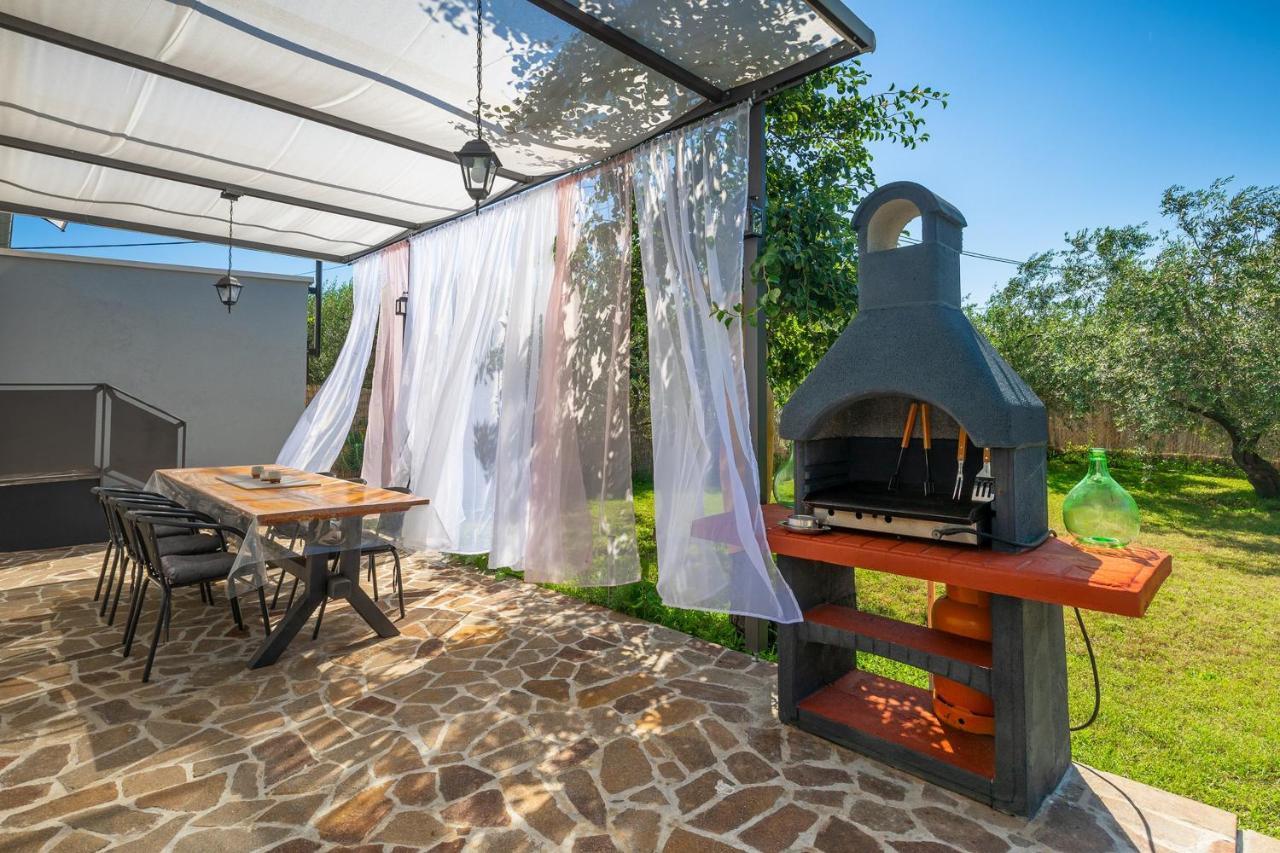 Holiday House Chill Out Loborika Marčana Εξωτερικό φωτογραφία