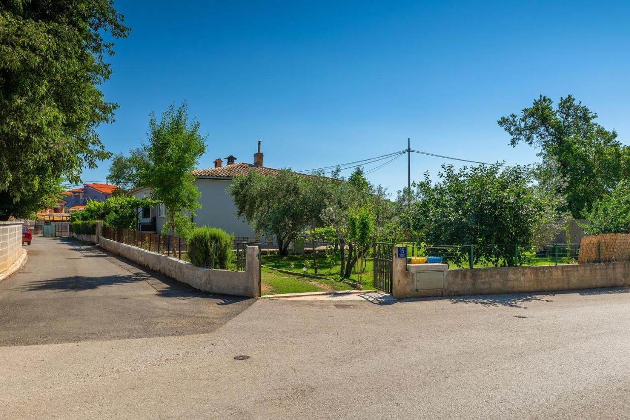 Holiday House Chill Out Loborika Marčana Εξωτερικό φωτογραφία